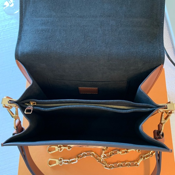 Authentic Louis Vuitton Dauphine MM Monogram Bag - Picture 4 of 8